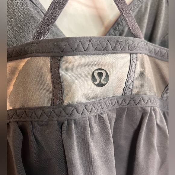 LULULEMON REHEARSAL DANCE TOP - Picture 3 of 6